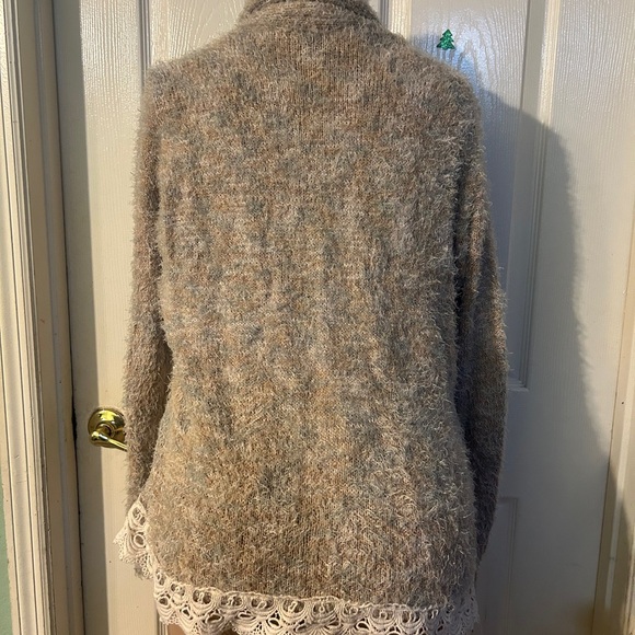 Gimmicks by BKE Textured Beige Knit Cardigan - Picture 3 of 4